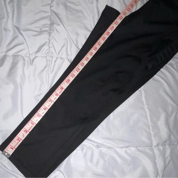 Leg End Active High Waist Capri Leggings with pockets 🏃🏼‍♀️ - Picture 10 of 13